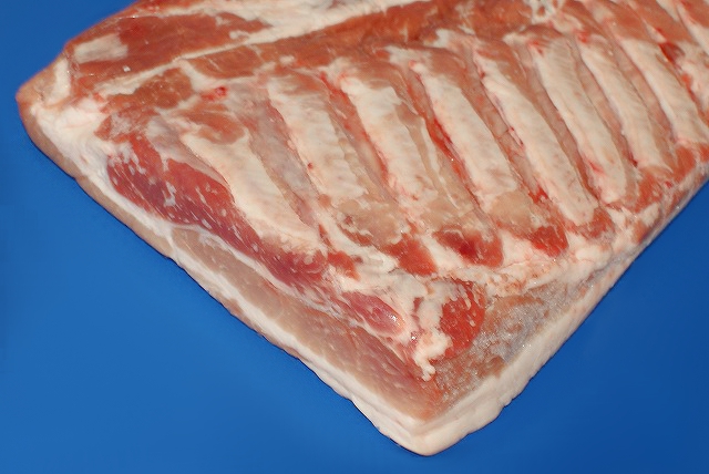 輸入豚(オーストリア、スペイン等） 冷凍豚バラブロック １枚量り売り（4～5ｋｇ） 1100円/100g（税込） しゃぶしゃぶ店  －登録無しで直ぐ注文可能！