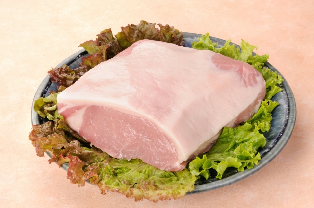 【不定貫：約1kg(0.8〜1.2kg）】　冷蔵 アメリカ産豚ロース 1ブロック量り売り（トンカツ、焼肉、ステーキ、炒め物、等）　